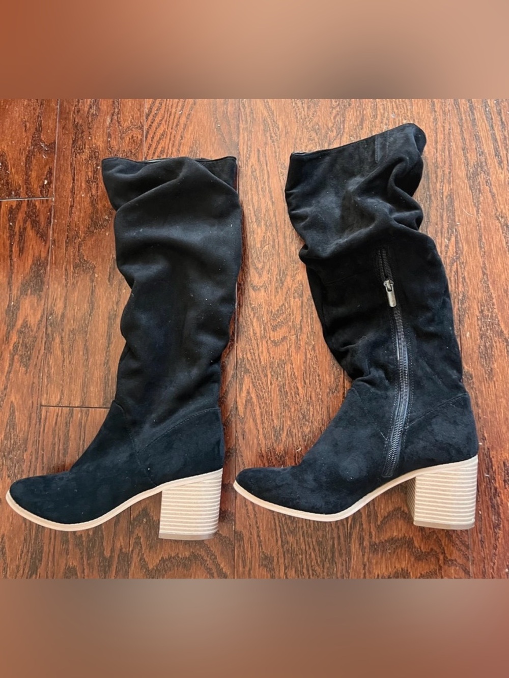 Time and Tru Faux Suede Black
Knee High Boots 8